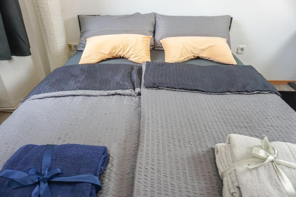 Apartment In Wuppertal - Charmante 3-Zimmer-Oase Mit Kamin Und Badewanne Экстерьер фото
